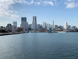 横浜